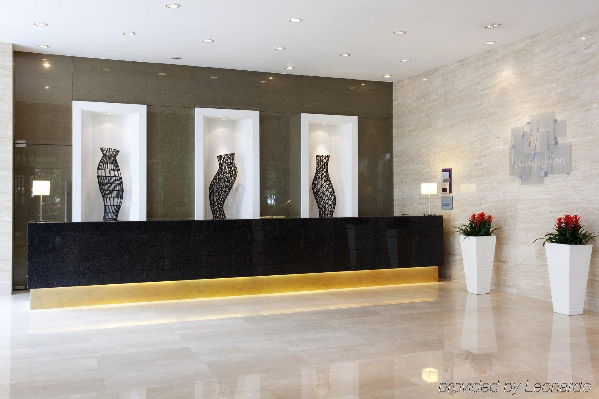 Holiday Inn Central Plaza Пекин Интерьер фото