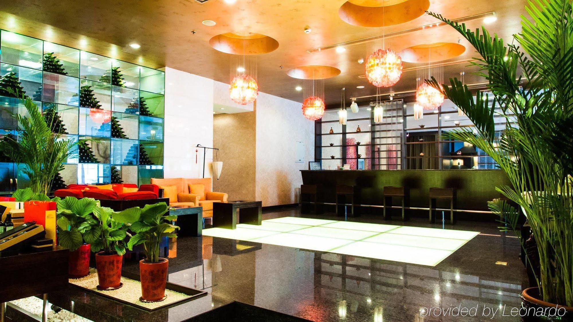 Holiday Inn Central Plaza Пекин Экстерьер фото