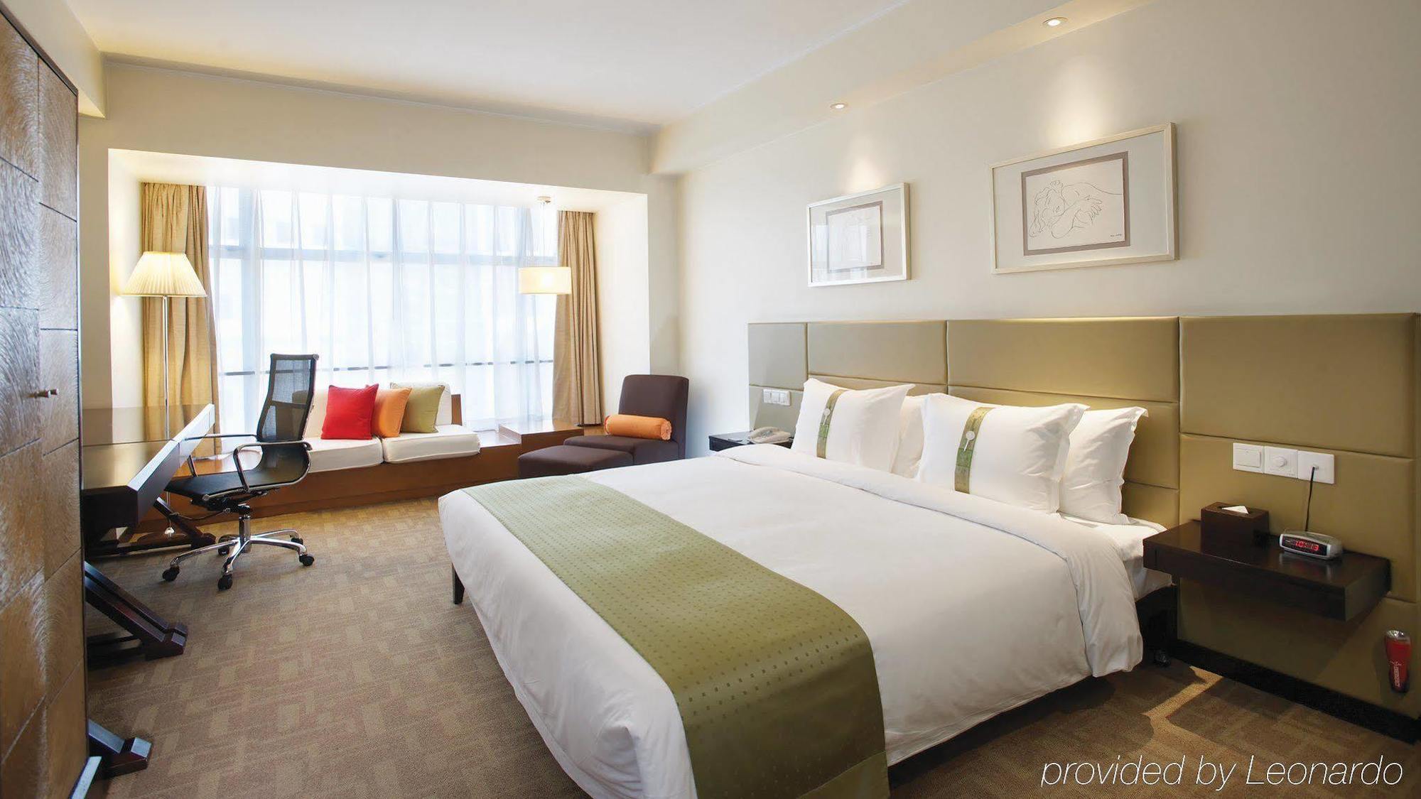 Holiday Inn Central Plaza Пекин Экстерьер фото