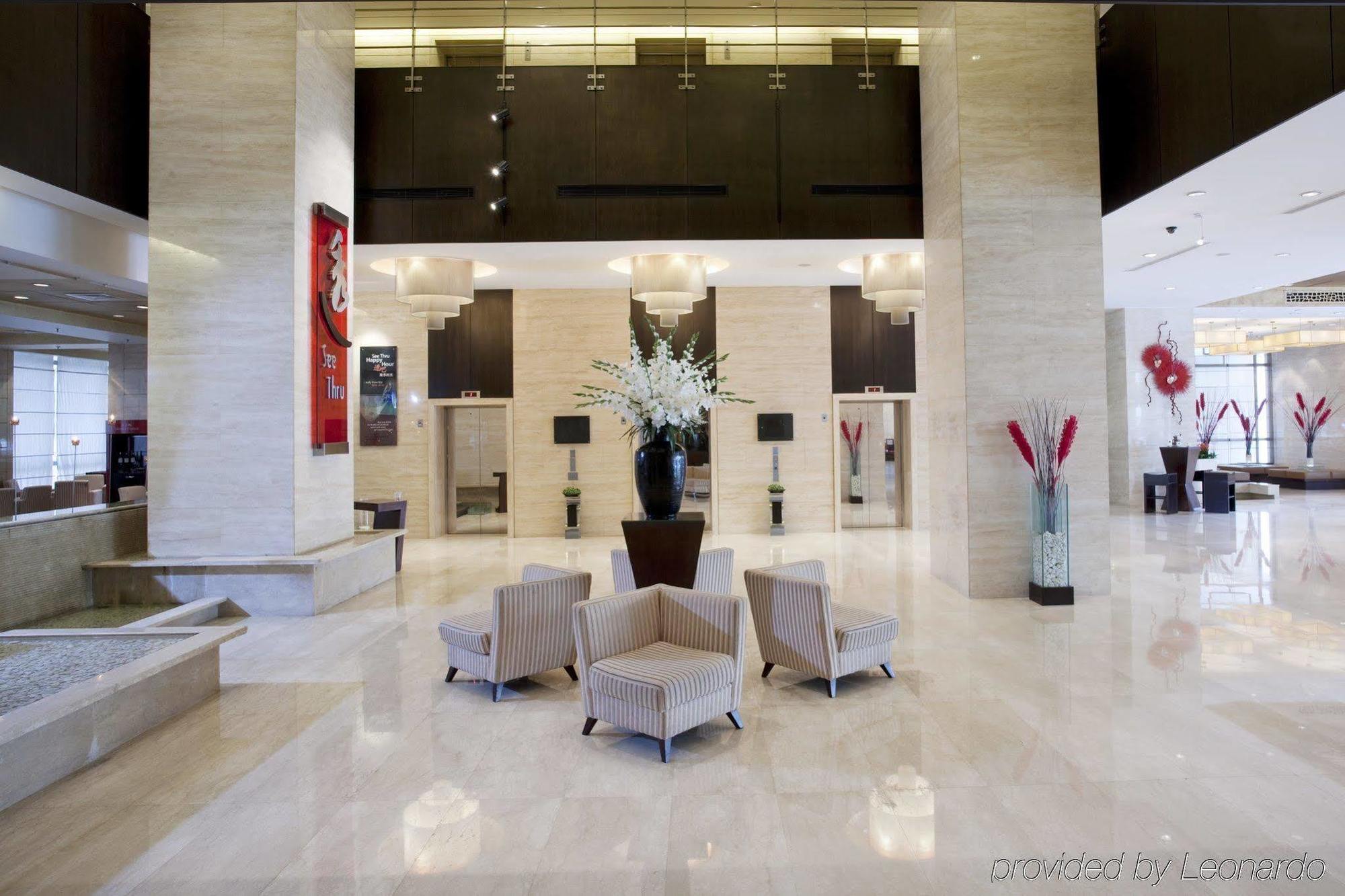 Holiday Inn Central Plaza Пекин Интерьер фото